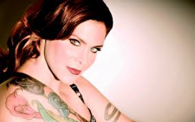 Beth Hart vrea să pornească pe urmele lui Dracula, într-o scură incursiune în Transilvania!