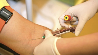 Ucraina. Medicamentele pentru 8 000 de bolnavi de SIDA, blocate din cauza conflictului cu proruşii