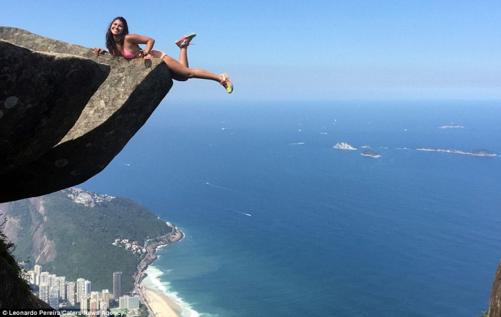 Imagini extraordinare cu un cuplu care îşi arată dragostea cu ajutorul unei pasiuni periculoase