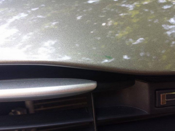 Cum şi-a găsit maşina un şofer care a lăsat-o parcată în centrul Ploieştiului: "Cine plăteşte?"