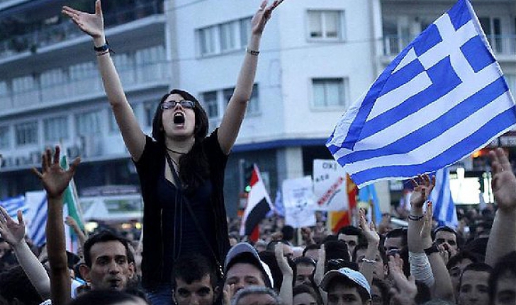 Grecii, din noua in strada