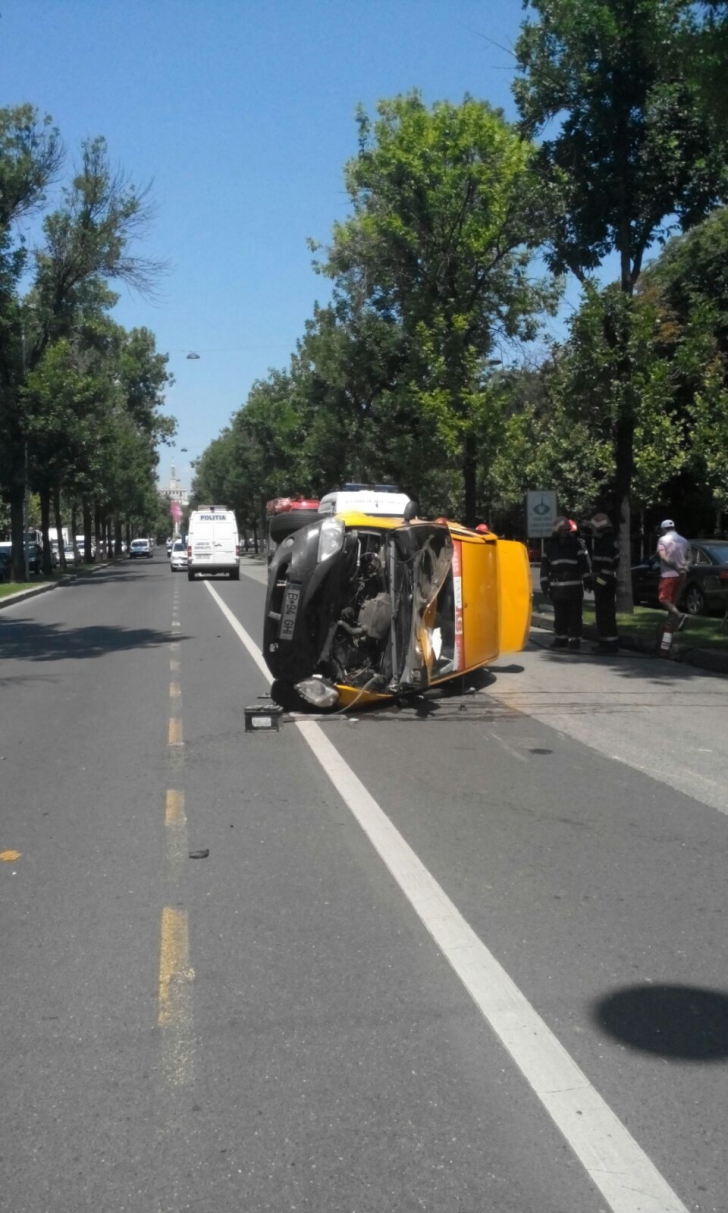 Accident spectaculos în Capitală, pe şoseaua Kiseleff: două persoane, rănite
