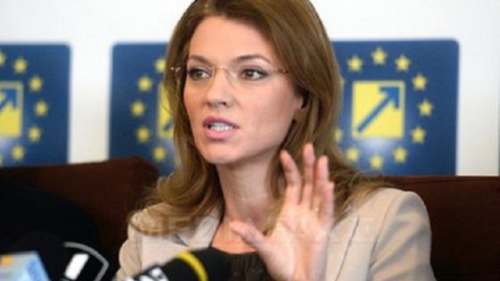 Alina Gorghiu: S-a scris că aș fi renunțat la o sarcină, din motive politice. Îi voi da în judecată