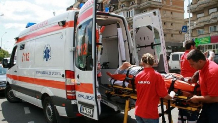 Accident în Costineşti. O femeie este rănită