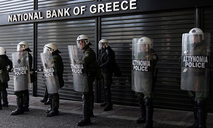 Grecia, sub asalt
