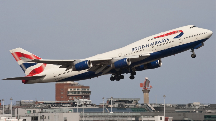 La un pas de tragedie! Ce au păţit cei 163 de pasageri ai avionului ce zbura de la Paris la Londra
