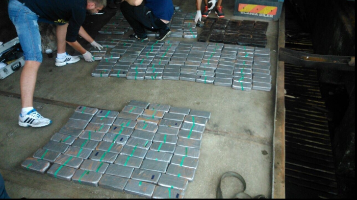Captură record: peste 330 de kg de heroină, descoperite în Satu Mare. Unde erau ascunse drogurile