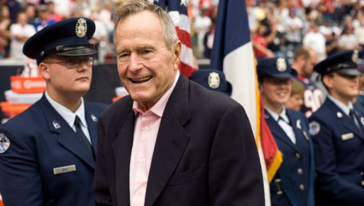 Fostul președinte George H. W. Bush a fost externat după fractura cervicală 