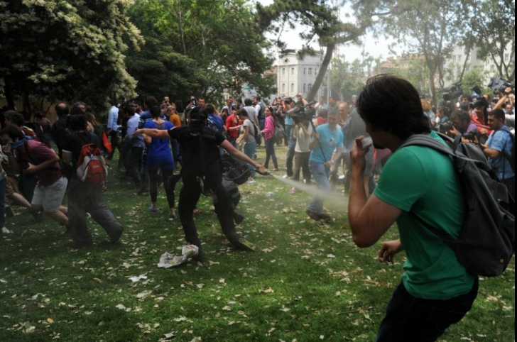 Proiectul imobiliar care a declanşat proteste violente la Istanbul a fost aprobat din nou