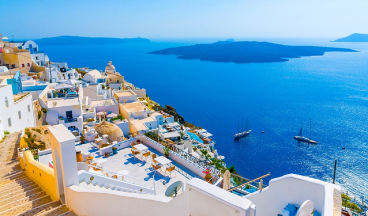 SONDAJ REALITATEA.NET: Criza din Grecia v-a modificat planurile de vacanță? 