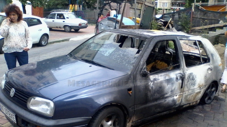 Gafa unui Dorel din Târgu Neamţ, după ce nu s-a asigurat că gazul este oprit: trei maşini incendiate