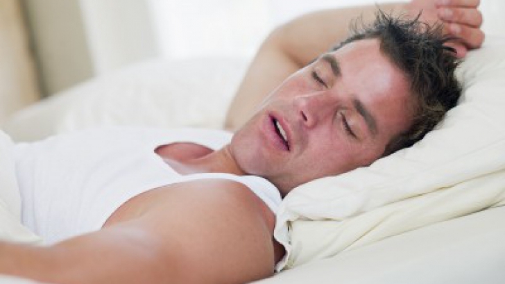 Cum să dormi mai bine în nopţile caniculare