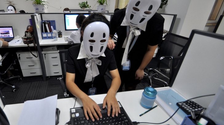 "Ziua fără faţă" - iniţiativa unui patron de firmă din China, pentru angajaţii săi