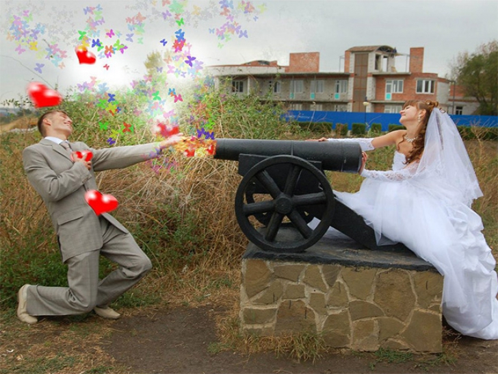 GALERIE FOTO. Cele mai hidoase fotografii modificate în Photoshop, de la nunţile din Rusia