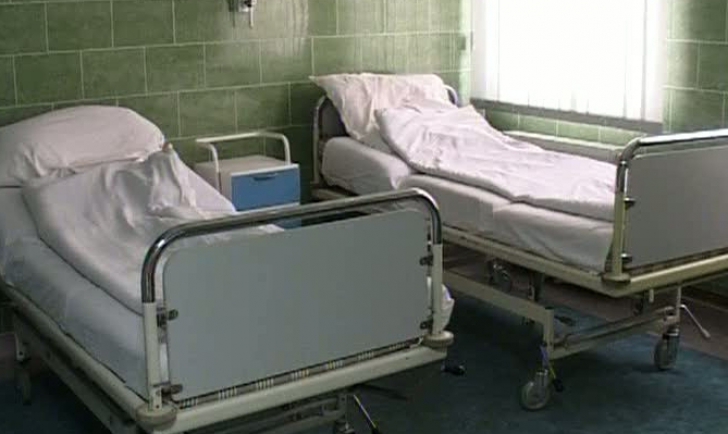 Decizie de ultimă oră a infirmierei care s-a fotografiat cu Cotabiţă pe patul de spital