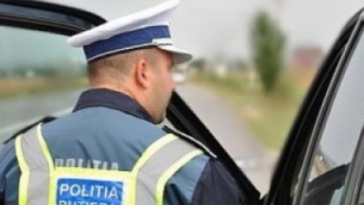 Bărbatul care a accidentat un poliţist la Mamaia a mai condus băut şi cu permisul suspendat