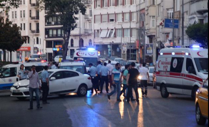 Două atacuri armate soldate cu victime, marţi, la Istanbul 