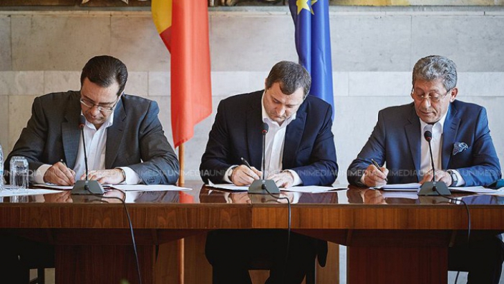 Acordul a fost semnat de Vlad Filat, liderul Partidului Liberal Democrat (PLDM), Marian Lupu, președintele Partidului Democrat (PD), și de Mihai Ghimpu, liderul Partidului Liberal (PL)