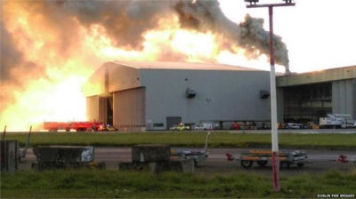 Un aeroport, închis din cauza unui incendiu de proporții. Zborurile au fost suspendate