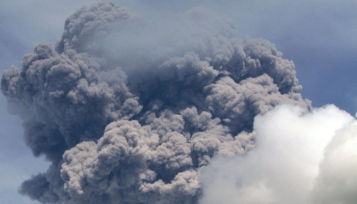 Stare de alertă în Ecuador: a erupt un vulcan stins, după 140 de ani