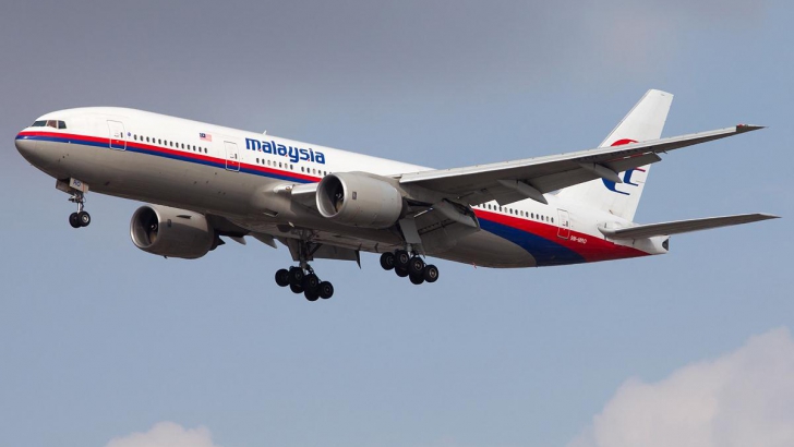 Dispariţia zborului MH370: Fragmentul de Boeing 777 a fost adus în Franţa pentru expertiză