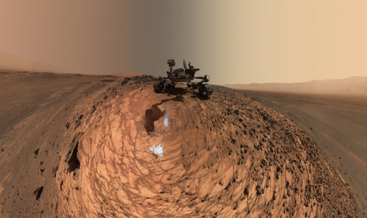 Selfie cu robotul Curiosity pe Marte