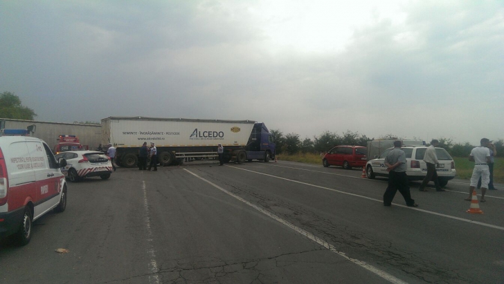 Accident grav în Bucureşti. Două morţi şi cinci răniţi