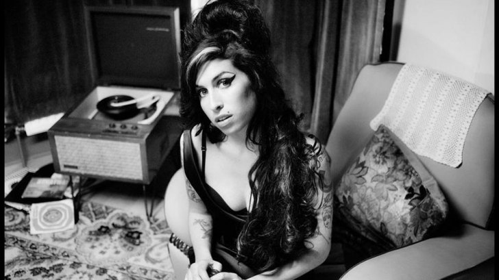 Dezvăluire cutremurătoare despre moartea cântăreţei Amy Winehouse. Ce anunţ a făcut tatăl artistei