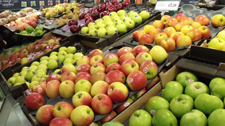 Adevărul şocant despre merele din supermarket: Sunt recoltate cu un an înainte de a fi vândute
