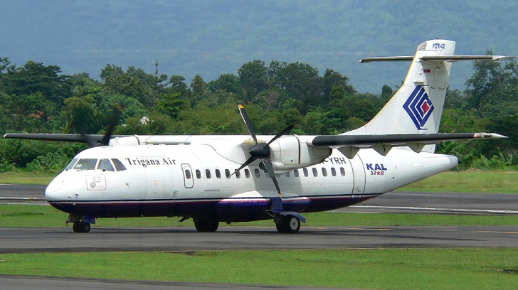 Avionul prăbuşit în Indonezia. Au fost reperate resturi din aeronavă