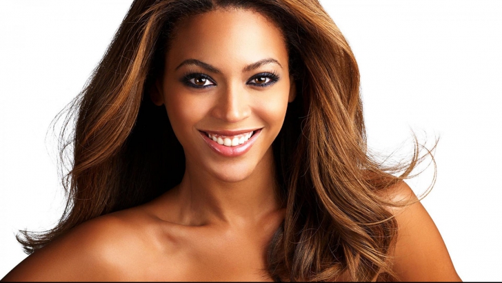 Beyoncé a pozat fără lenjerie intimă. Fanii ei sunt în delir