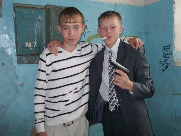 GALERIE FOTO: Cea mai populară tunsoare din Rusia. O să mori de râs