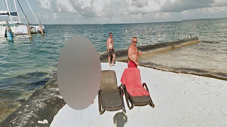 Imagine rușinoasă. Cum a fost pozată o femeie de către Google Street View