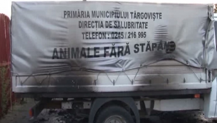 Maşina hingherilor din Târgovişte a fost incendiată
