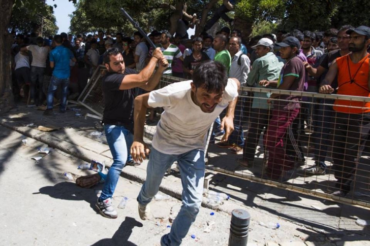 Criza imigranţilor. Cele mai crude fotografii. UE, fără suflet în faţa celor care fug de război