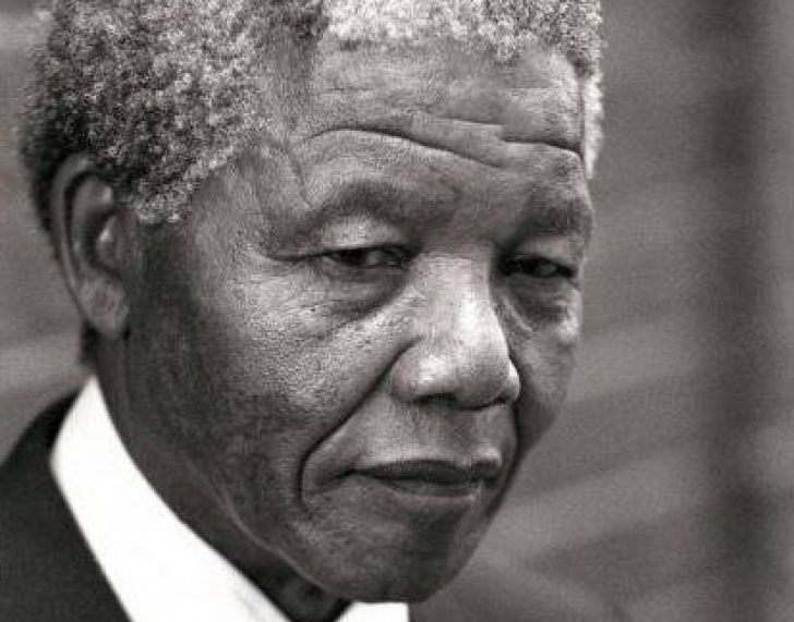 O acuzaţie de viol zguduie reputaţia familiei lui Nelson Mandela