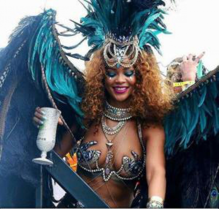 Cum a apărut Rihanna îmbrăcată la Carnavalul din Barbados