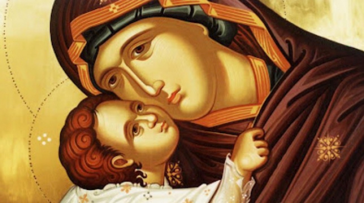 Sfânta Maria, tradiţii şi obiceiuri. De ce trebuie să duci la biserică fructe