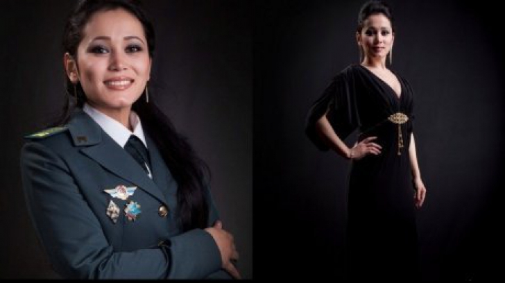 Bombele sexy în uniformă! Luptă cot la cot cu bărbaţii şi le înfierbântă imaginaţia!