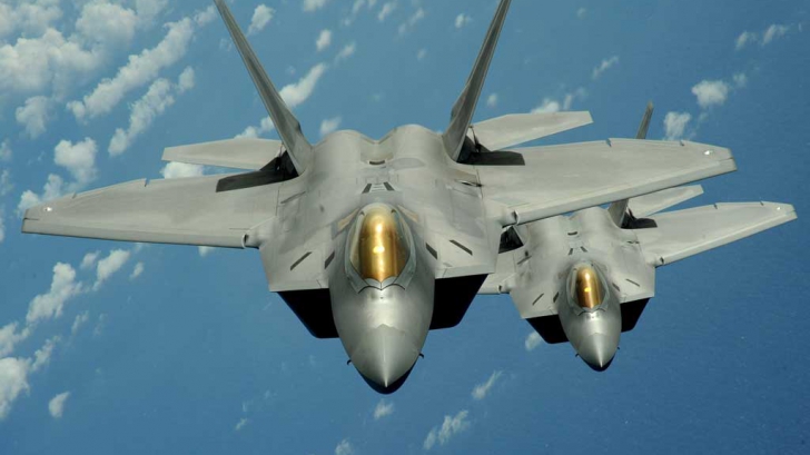 SUA trimit avioane F-22 în Europa, pentru a susține aliații NATO îngrijorați de agresiunea rusă