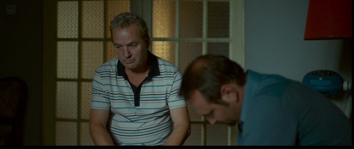 Radu Muntean vă aşteaptă ,, Un etaj mai jos" să vizionaţi noul său film!