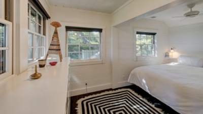 Cum arată în interior vila pe care actriţa Julianne Moore o vinde cu 3,5 milioane de dolari
