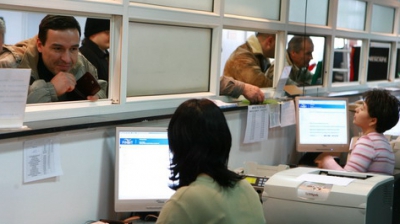 Cum va fi aplicat impozitul pe gospodărie. Îți poți deduce cheltuielile din RCA, cărţi, taxe școlare