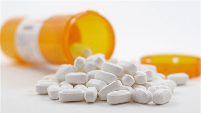 Din ce &icirc;n ce mai mulţi rom&acirc;ni apelează la calmante. Riscurile la care se expun