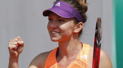 Simona Halep a pierdut meciul cu Radwanska, 6-7, 1-6 şi a fost eliminată de la Turneul Campioanelor
