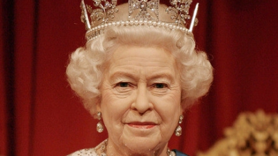 Ştiai că Regina Elisabeta a II-a a Marii Britanii a lucrat ca mecanic? Lucruri inedite despre ea