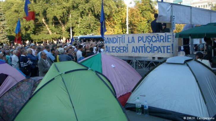 Încă o noapte de proteste la Chișinău. Numărul corturilor crește. Guvernul acceptă tratative