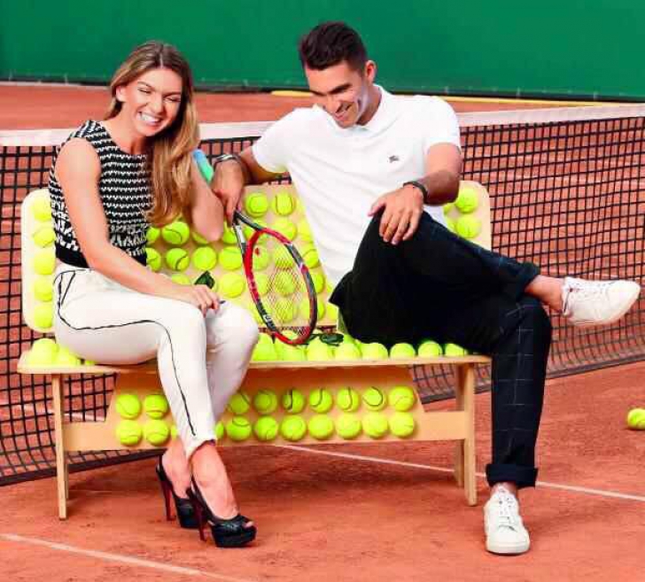 Simona Halep: "Another day at the office", sharing the smiles 