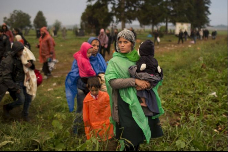 ONU: Europa primește, zilnic, 8.000 de refugiați din Irak și Siria