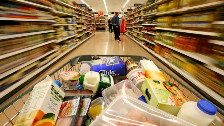 Prețurile din micile magazine nu s-au speriat de reducerea TVA la alimente